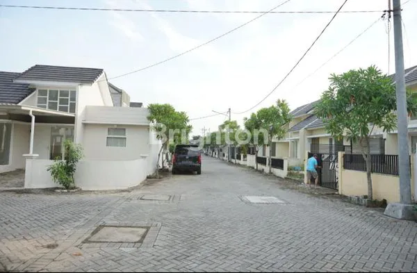 image RUMAH GOLDEN BERRY MENGANTI, ROW JLN LEBAR, DEKAT PASAR MENGANTI (4)