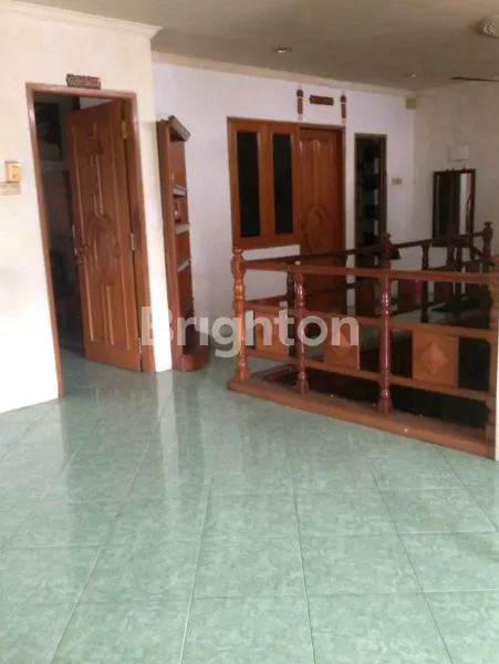 image RUMAH CANTIK 2 LANTAI DI HOOK SIAP HUNI DI TAMAN PAGELARAN (4)