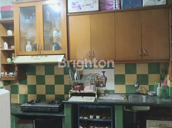 image RUMAH CANTIK 2 LANTAI DI HOOK SIAP HUNI DI TAMAN PAGELARAN (7)