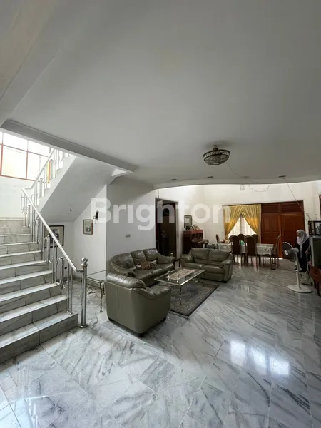 image RUMAH STRATEGIS ROW JALAN 2 MOBIL DEKAT BANDARA PONDOK CABE TANGERANG SELATAN (2)