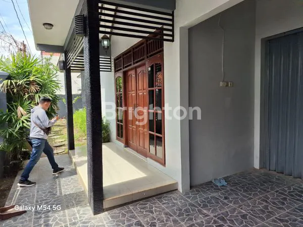 image RUMAH FULL FURNISH SANGAT TERAWAT DI TENGAH KOTA SOLO (2)