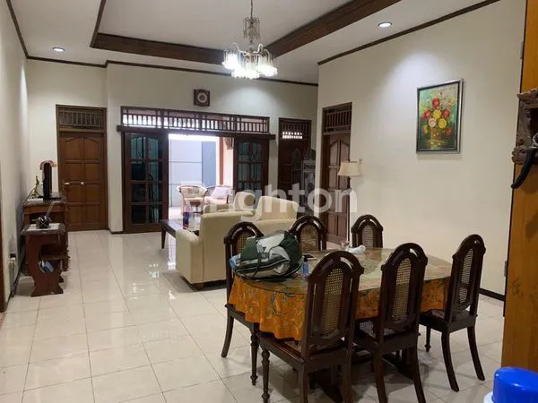 image RUMAH FULL FURNISH SANGAT TERAWAT DI TENGAH KOTA SOLO (5)