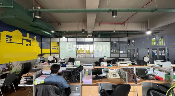 image OFFICE TOWER DI PAKUWON CENTER DI TUNJUNGAN PLAZA 5 SURABAYA PUSAT, TERHUBUNG DENGAN MALL TUNJUNGAN PLAZA, DI JANTUNG KOTA SURABAYA (2)