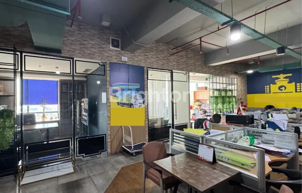image OFFICE TOWER DI PAKUWON CENTER DI TUNJUNGAN PLAZA 5 SURABAYA PUSAT, TERHUBUNG DENGAN MALL TUNJUNGAN PLAZA, DI JANTUNG KOTA SURABAYA (4)