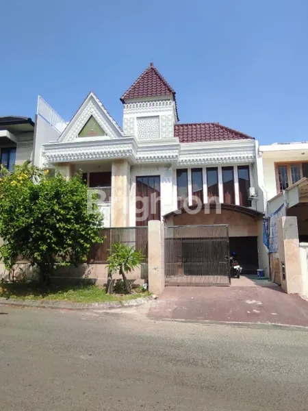 image RUMAH 2 LANTAI FULL BATU ONIK DAN MARMER DI VILLA BUKIT INDAH  PAKUWON INDAH DEKAT PTC (1)