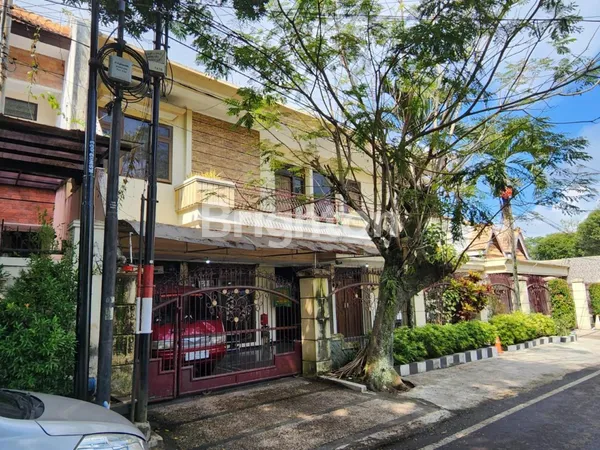 image RUMAH MEWAH 2 LANTAI DI JL SERAM PULAU-PULAU MALANG (2)
