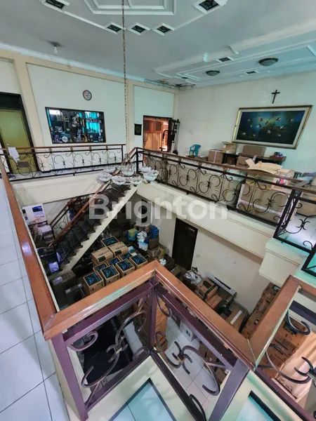 image RUMAH MEWAH 2 LANTAI DI JL SERAM PULAU-PULAU MALANG (5)