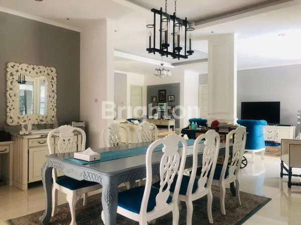 image RUMAH MEWAH 2 LANTAI DI DALAM PERUMAHAN CLUSTER AREA KALIURANG (2)