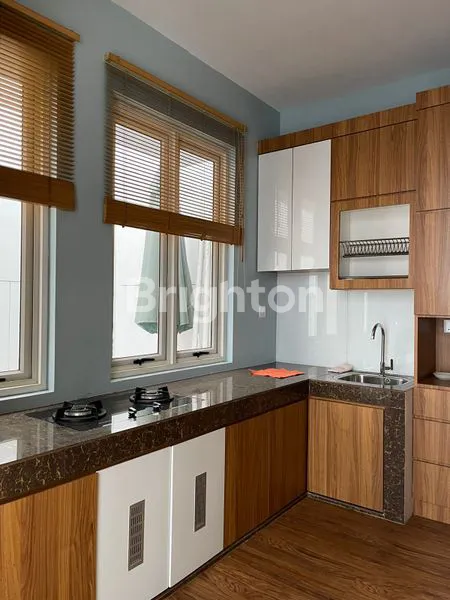 image RUMAH CANTIK & MODERN DEKAT PUSAT KOTA DI ROYAL BAY (3)