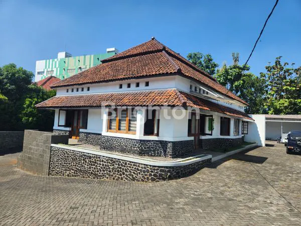 image RUMAH ATAU KANTOR DI MAINROAD JL. RIAU (1)