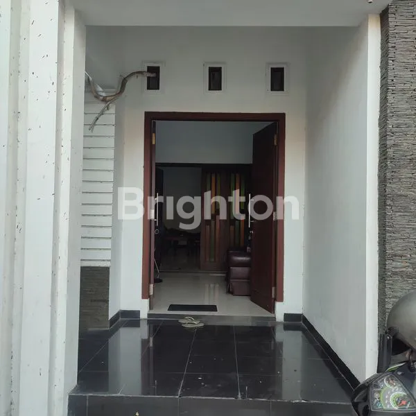 image RUMAH MEWAH 2 LANTAI (4)