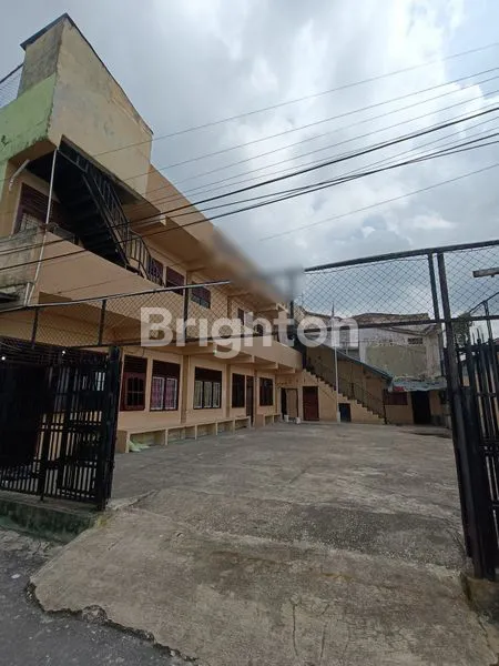 GEDUNG SEKOLAH, Daerah JL.Dahlia, Kondisi Baik, Lokasi Padat Penduduk