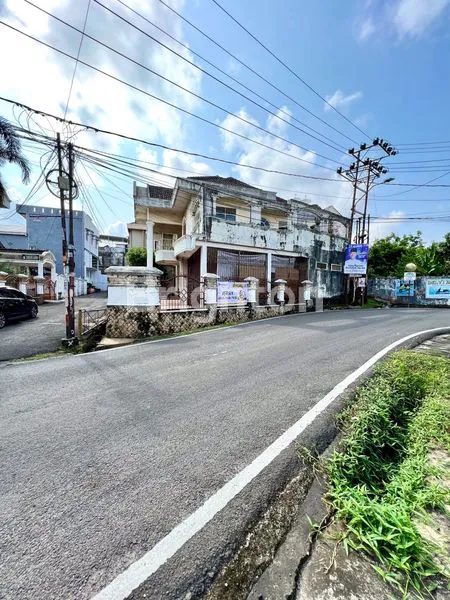 image RUMAH BESAR POSISI HOOK DI DAERAH BUKIT LAMA (2)