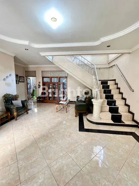 image RUMAH BESAR POSISI HOOK DI DAERAH BUKIT LAMA (3)