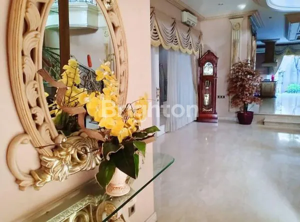 image PERUM ARAYA TAHAP 2 SURABAYA FULL FURNISH MEWAH CLASSIC  (7)