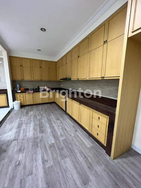 image RUMAH MEWAH LINGKUNGAN AMAN NYAMAN ASRI  STRATEGIS DI SUNTER JAKARTA UTARA (7)