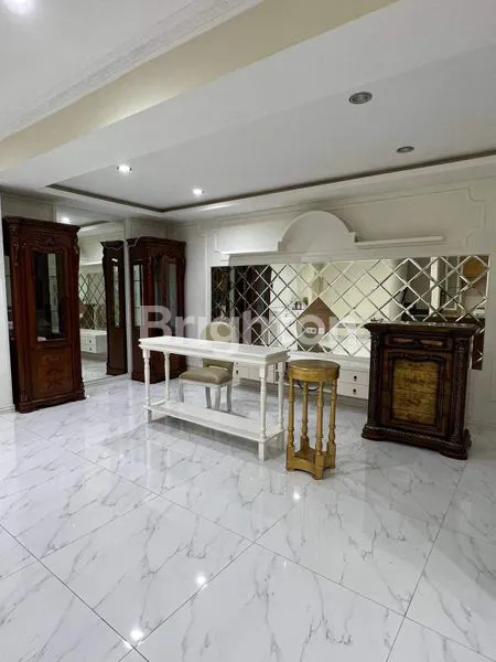 image RUMAH MEWAH LINGKUNGAN AMAN NYAMAN ASRI  STRATEGIS DI SUNTER JAKARTA UTARA (8)