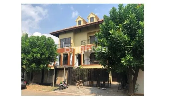 image RUMAH HOOK ESTETIK DI PIK 1 (1)