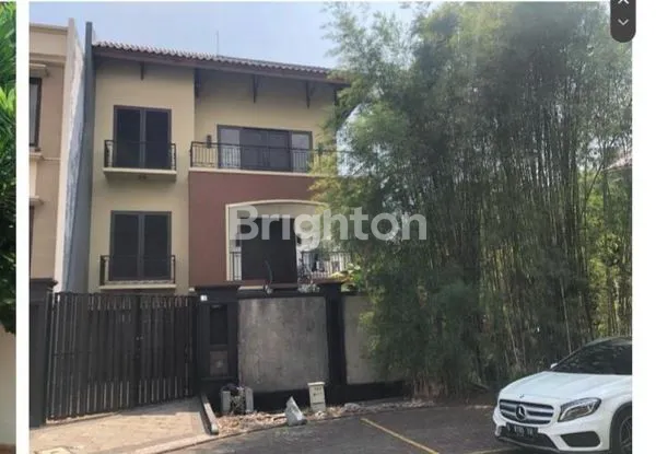 image RUMAH HOOK ESTETIK DI PIK 1 (2)