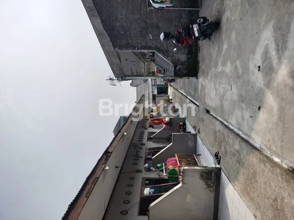 image RUMAH KONTRAKAN DENGAN 13 PINTU HARGA MURAH, DENGAN PEMASUKAN BULANAN CUKUP BESAR (7)