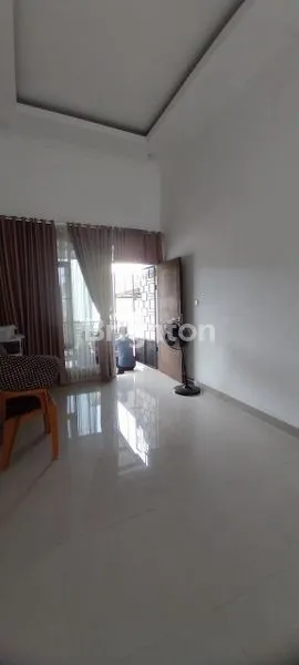 image DIJUAL RUMAH KEREN SIAP HUNI DI TENGAH KOTA (2)