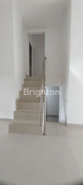 image DIJUAL RUMAH KEREN SIAP HUNI DI TENGAH KOTA (4)