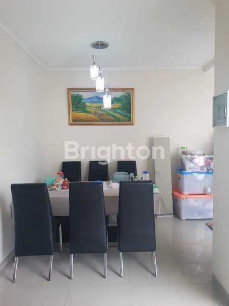 image DIJUAL RUMAH CANTIK DI PERUMAHAN SUVARNA SUTERA SARI  (3)