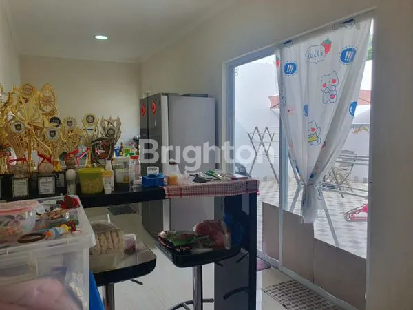image DIJUAL RUMAH CANTIK DI PERUMAHAN SUVARNA SUTERA SARI  (6)