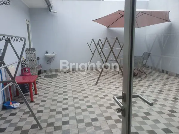 image DIJUAL RUMAH CANTIK DI PERUMAHAN SUVARNA SUTERA SARI  (7)