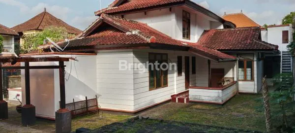 RUMAH LT 2 AREA RENON HITUNG TANAH SAJA