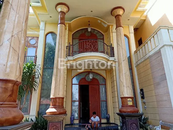 image RUMAH MEWAH TERAWAT SEKALI DI TENGAH KOTA  SEMARANG (2)