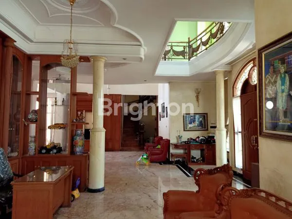 image RUMAH MEWAH TERAWAT SEKALI DI TENGAH KOTA  SEMARANG (5)