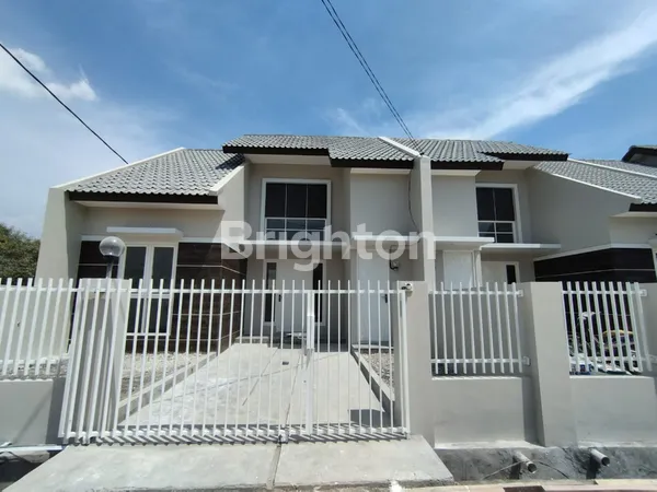 image MURAH MINIMALIS BARU DI PERUMAHAN ONE GATE SISTEM DI ALANA CEMANDI SIDOARJO (3)