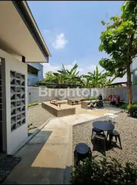 image EKS CAFE DI PINGGIR JALAN BESAR TENGAH KOTA SEMARANG (3)