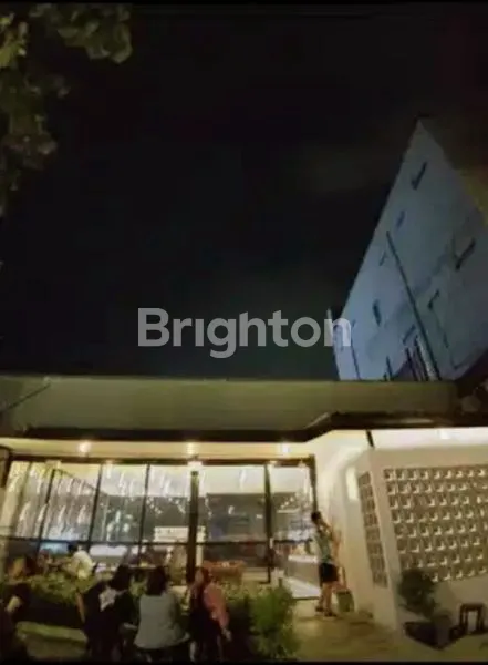 image EKS CAFE DI PINGGIR JALAN BESAR TENGAH KOTA SEMARANG (6)