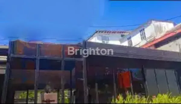 image EKS CAFE DI PINGGIR JALAN BESAR TENGAH KOTA SEMARANG (7)