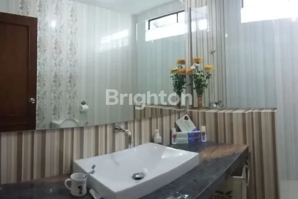 image RUMAH 2 LANTAI LOKASI STRATEGIS DEKAT MALL DAN PERKANTORAN (6)