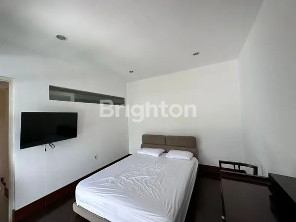 image RUMAH FOREST MANSION DKT WISATA BUKIT MAS CITRALAND GREENLAKE WIYUNG (3)