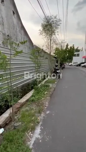 *TANAH BONUS BANGUNAN LOKASI TENGAH KOTA MANGKUBUMEN SOLO*