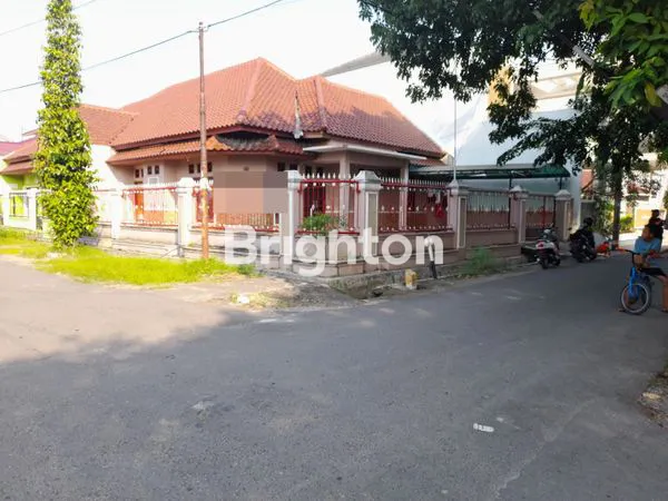 image RUMAH MEWAH DI JALAN BERINGIN (1)
