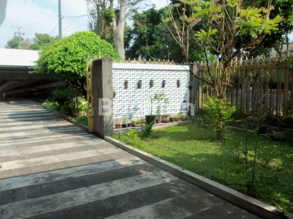 image RUMAH BESAR POJOK JL DR CIPTO & PANG. SUDIRMAN MALANG (4)