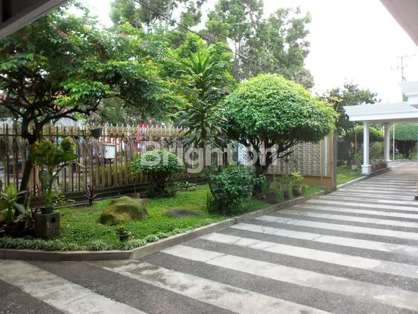 image RUMAH BESAR POJOK JL DR CIPTO & PANG. SUDIRMAN MALANG (6)