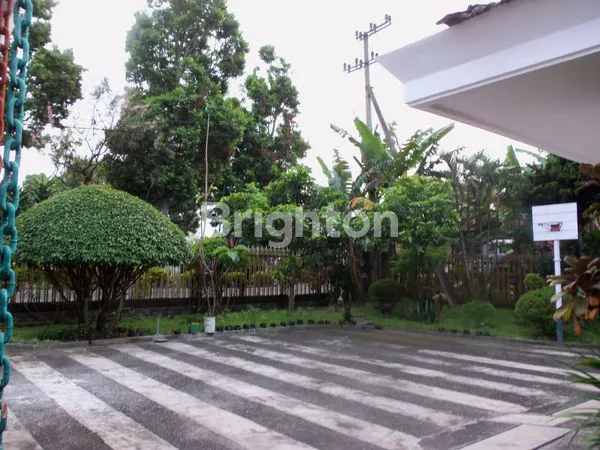image RUMAH BESAR POJOK JL DR CIPTO & PANG. SUDIRMAN MALANG (7)