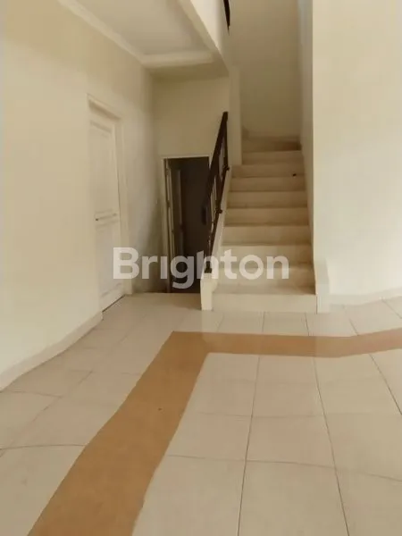 image RUMAH CANTIK DISEWA DAN DIJUAL DI PERUMAHAN MEDITERANIA  (2)