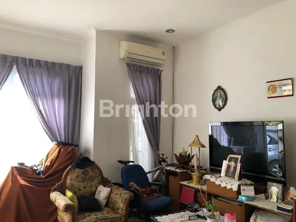 image RUMAH CANTIK SIAP HUNI DEKAT UMN GADING SERPONG (4)