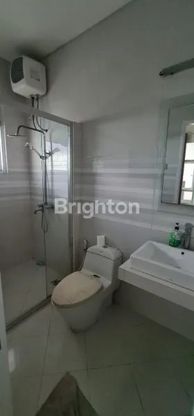 image RUMAH 2 1/2 LANTAI SIAP HUNI DELATINOS BSD (6)