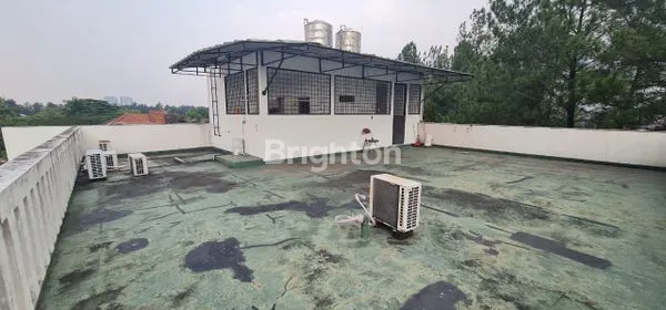 image RUMAH 2 1/2 LANTAI SIAP HUNI DELATINOS BSD (8)