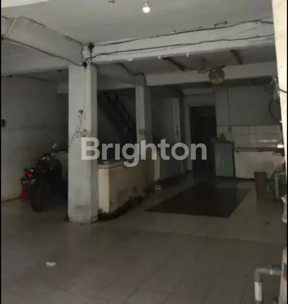 image RUMAH LUAS MENTENG DALAM JAKARTA SELATAN (4)