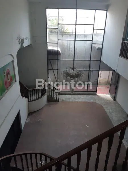 image VILLA SUPER LUAS DALAM INTI KOTA (4)