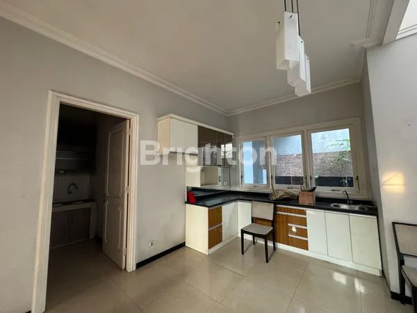 image RUMAH USAHA CITRALAND BOULEVARD SANGAT GWALK (4)